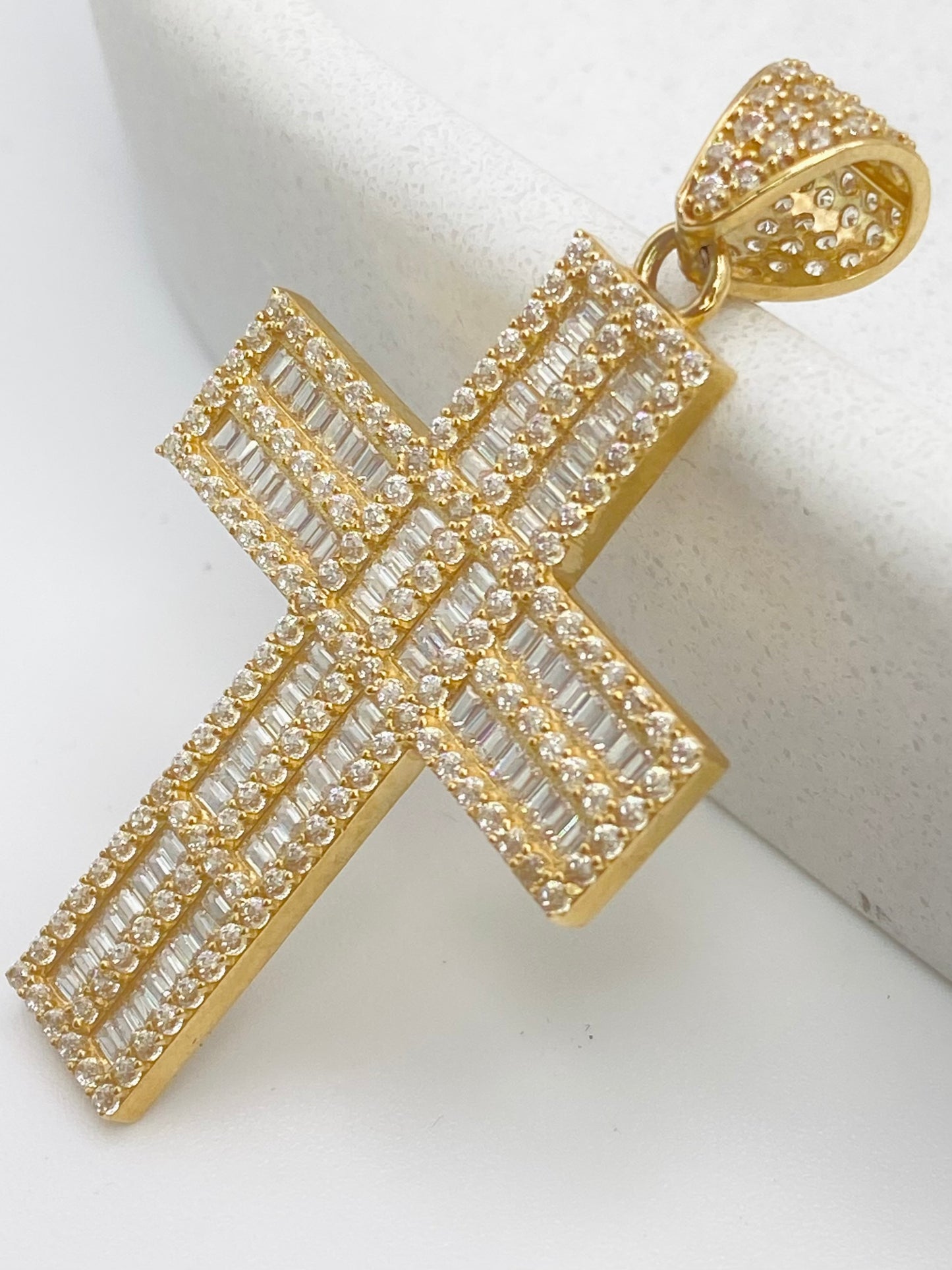 Medalla cruz zirconia 14k