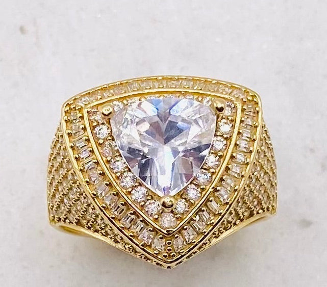 Anillo triángulo talla#25, 14k