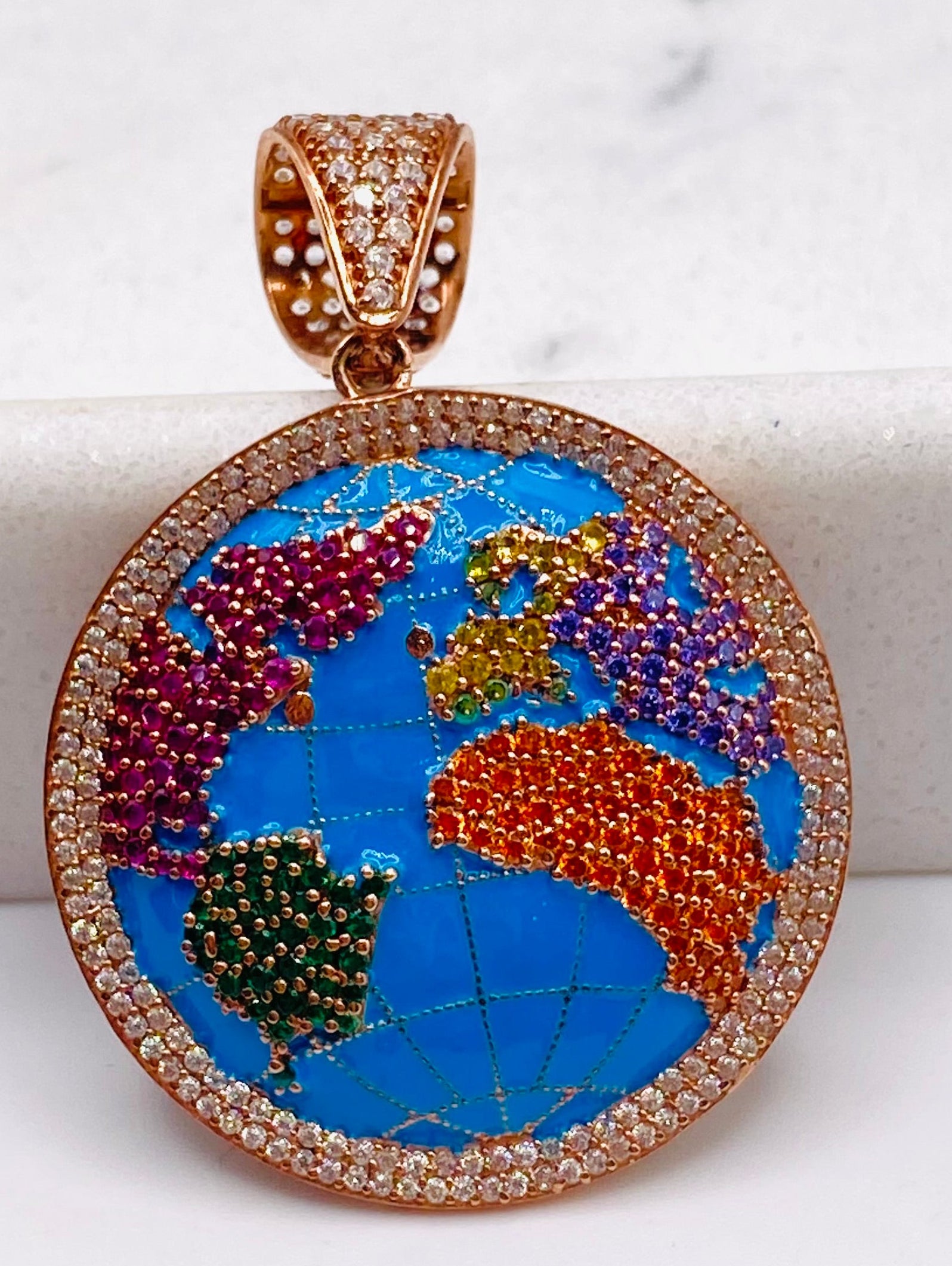 Medalla rosa 14k, 3cm x 4cm