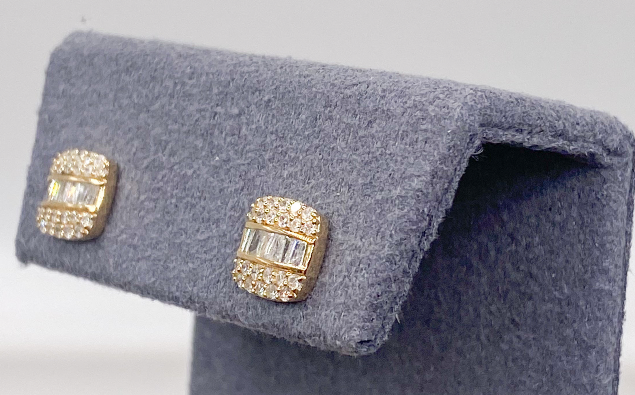 Aretes cuadrado Diamante 14k,