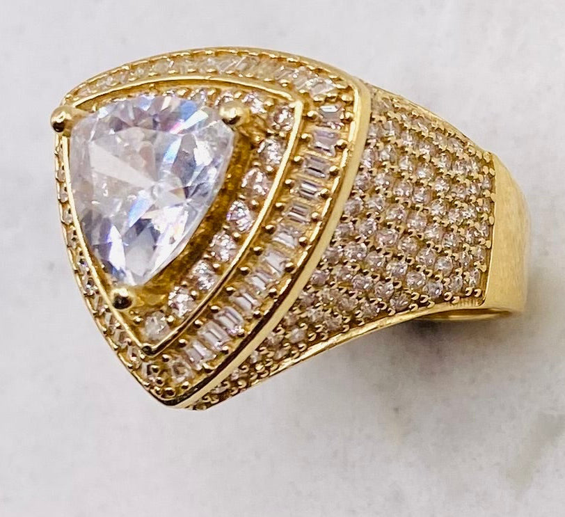 Anillo triángulo talla#25, 14k
