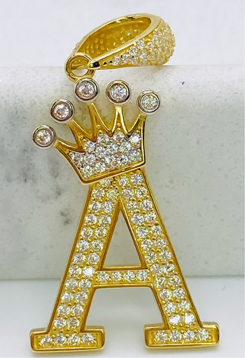 Medalla letra 18k,   4cm x 2cm