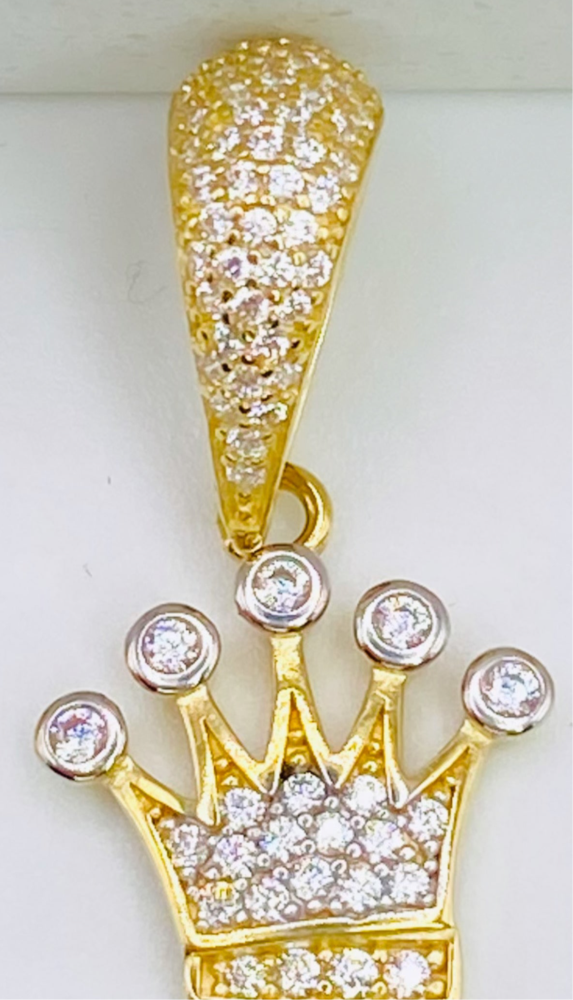 Medalla letra 18k, 3.5cm x 1cm