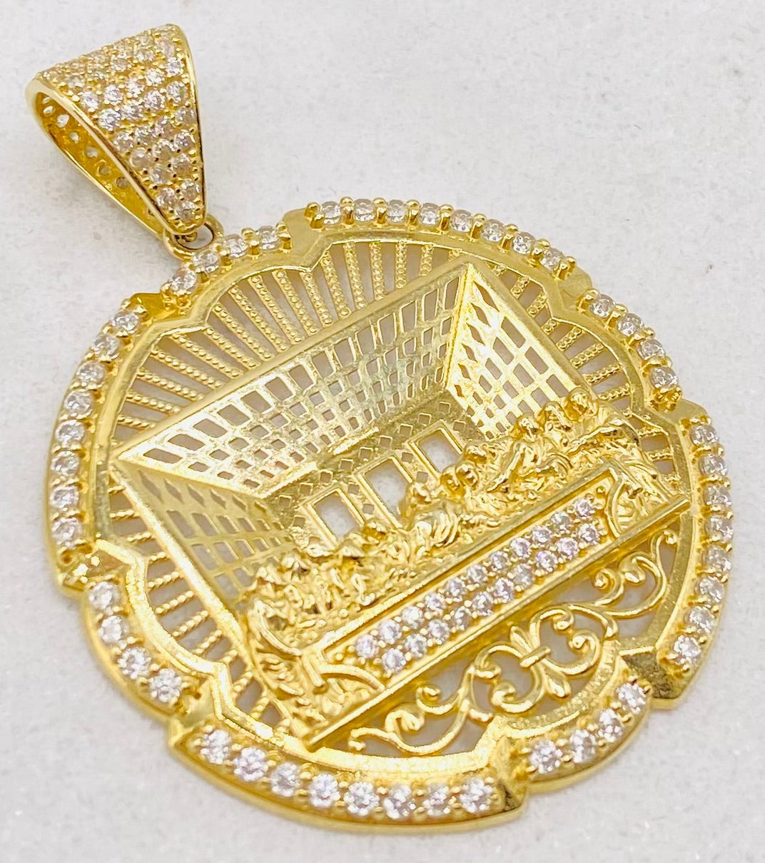 Medalla 14k. 5cm x 4cm