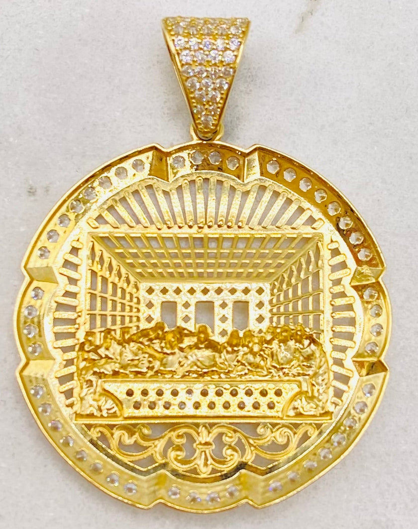 Medalla 14k. 5cm x 4cm
