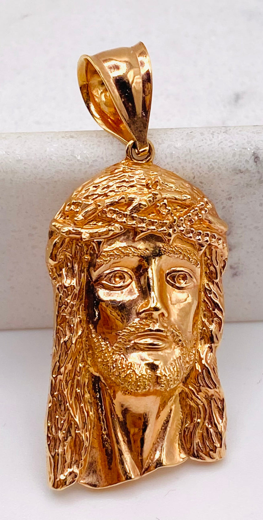 Cara de cristo rosa 14k, 2cm x 4cm