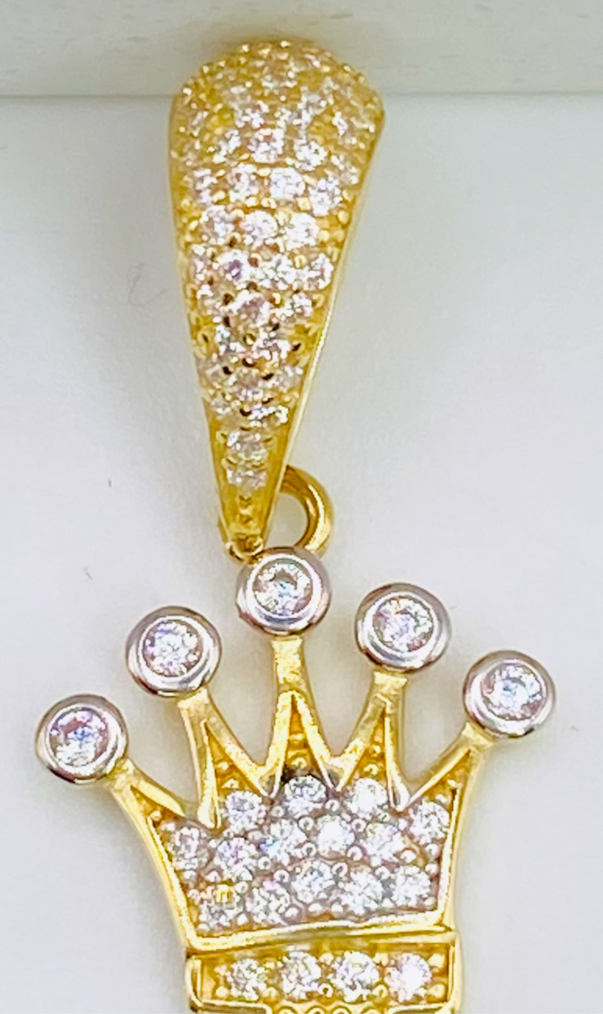 Medalla letra 18k,  4cm x 2cm