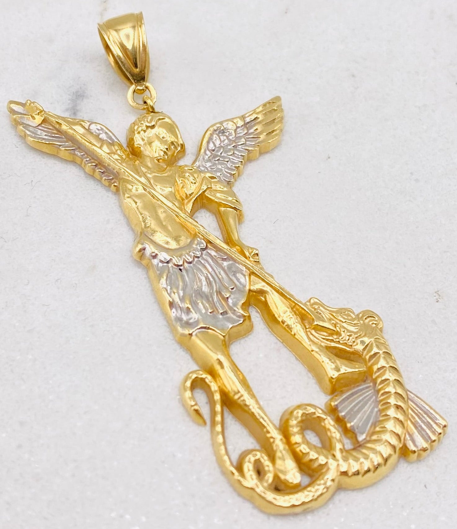 Medalla 14k. 7cm x 3cm