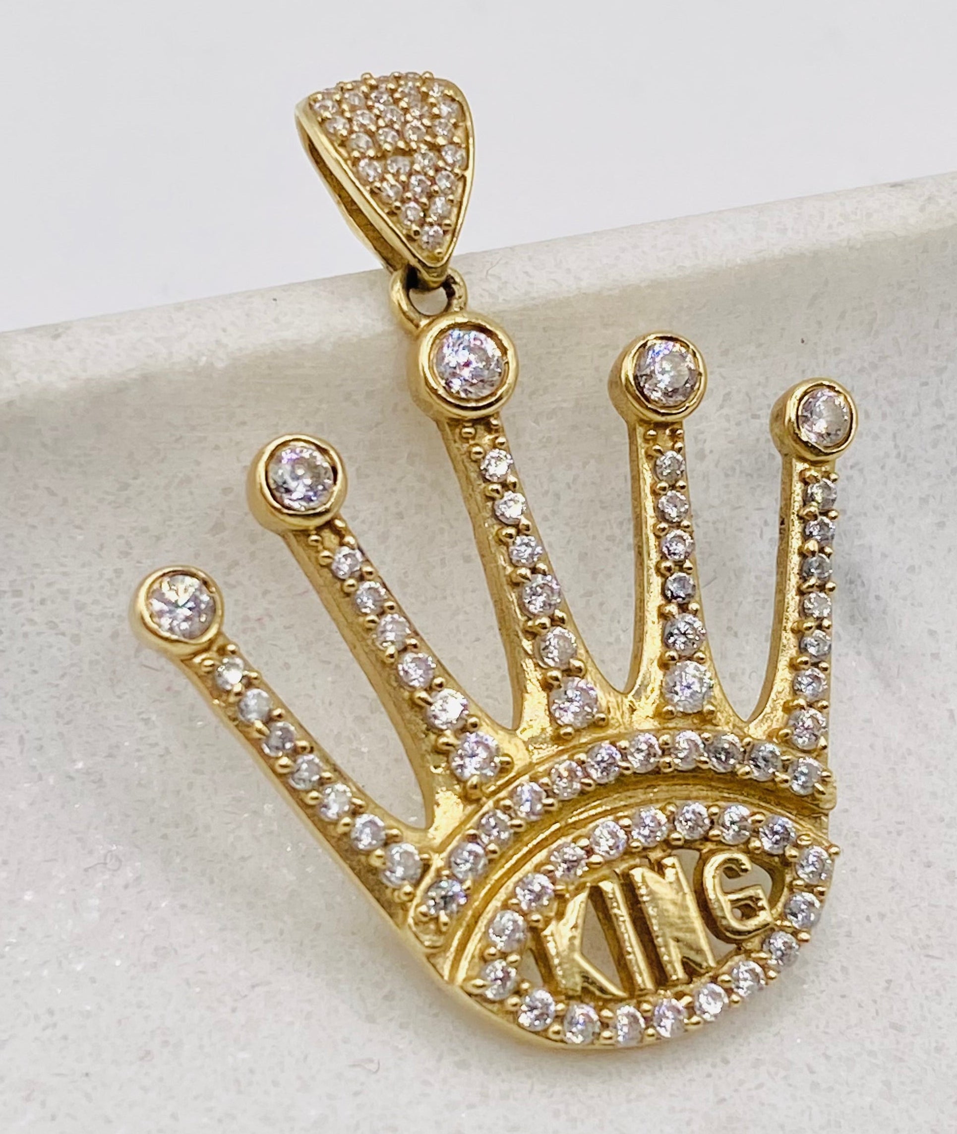 Medalla corona 14k, 4cm x 3cm